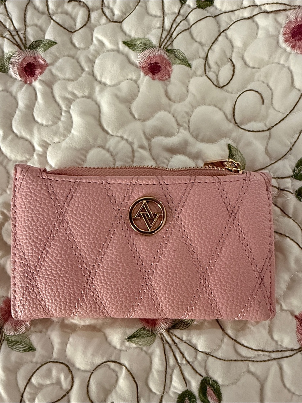 Quilted Pink Leather Zip Card Wallet with Gold Emblem